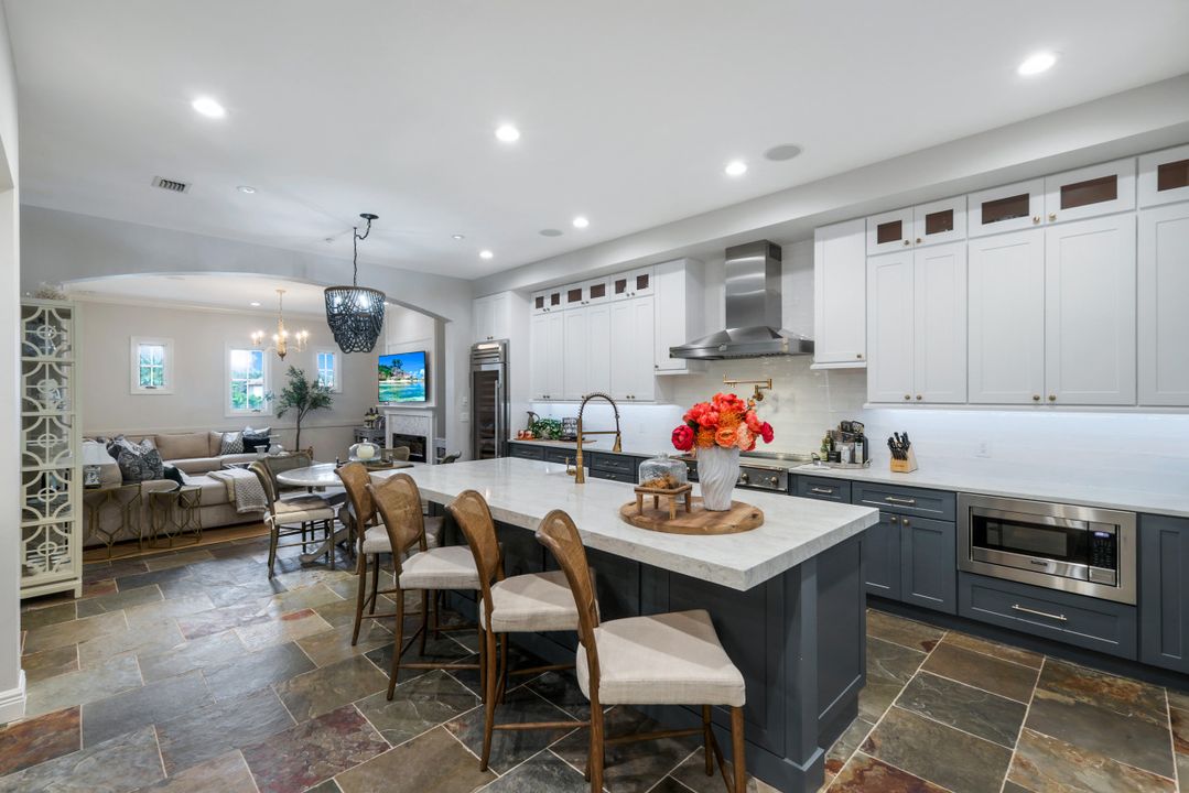 16649 Toscana Cir #805, Naples, FL 34110