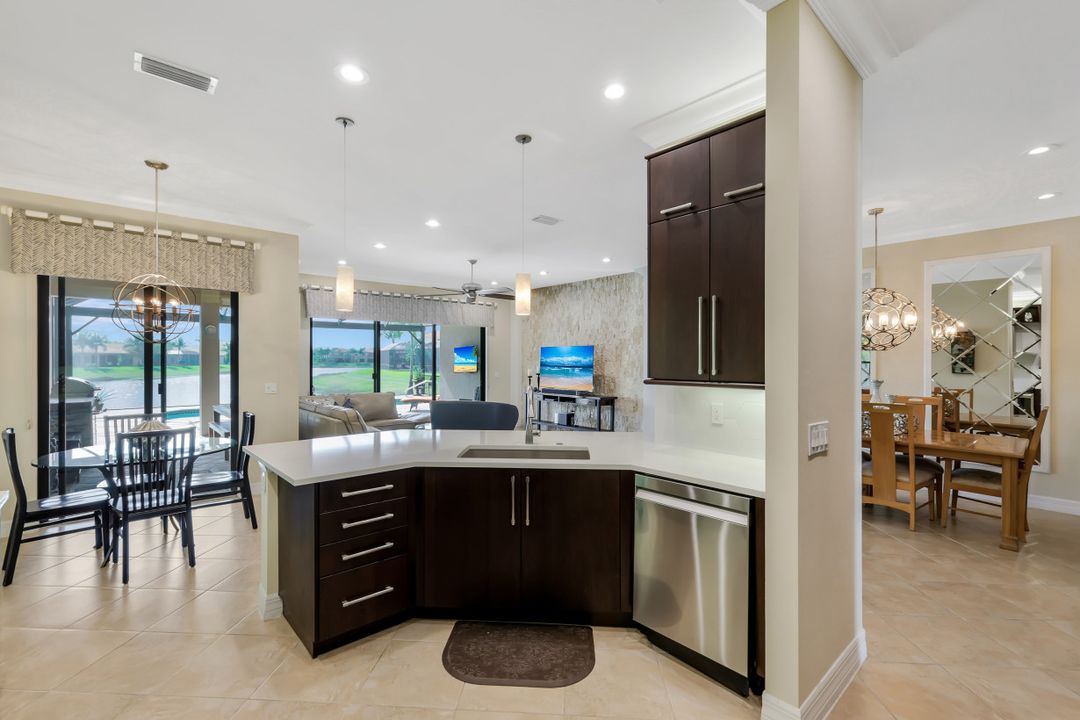 3145 Saginaw Bay Dr, Naples, FL 34119