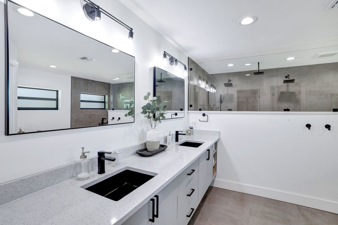 348 Country Club Ln, Naples, FL 34110