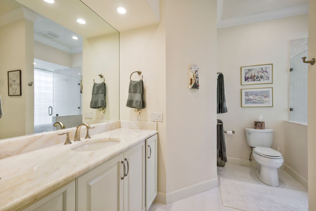 695 Ardmore Ln, Naples, FL 34108