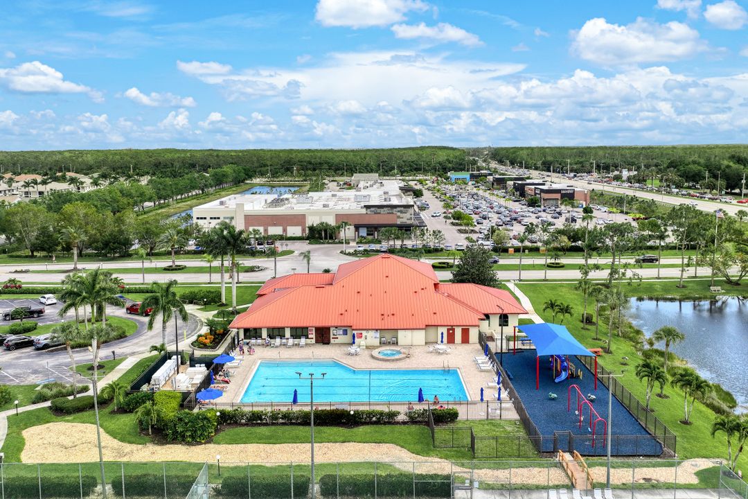 13095 Regent Cir, Fort Myers, FL 33966