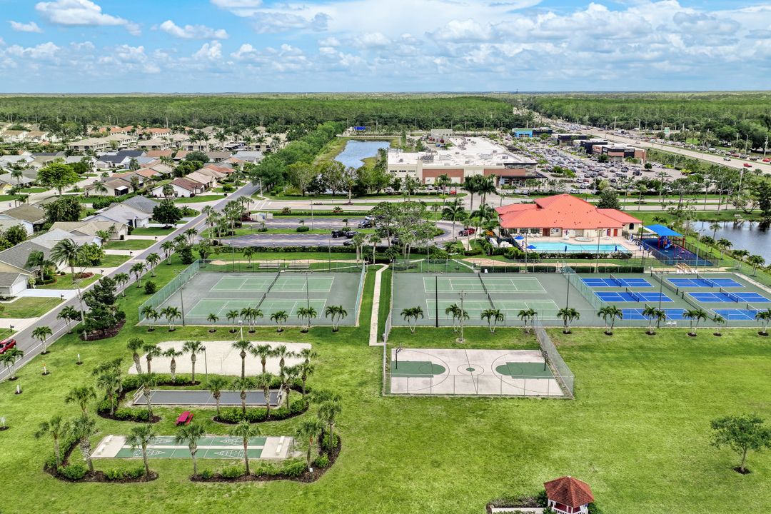 13095 Regent Cir, Fort Myers, FL 33966