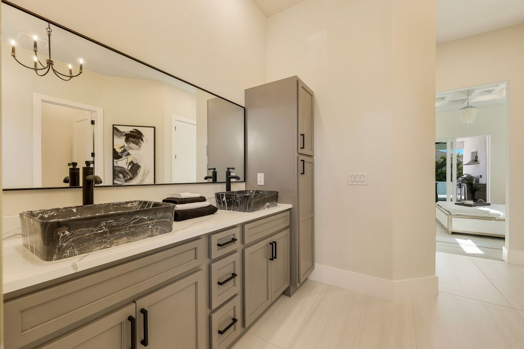 301 SW 33rd Ave, Cape Coral, FL 33991