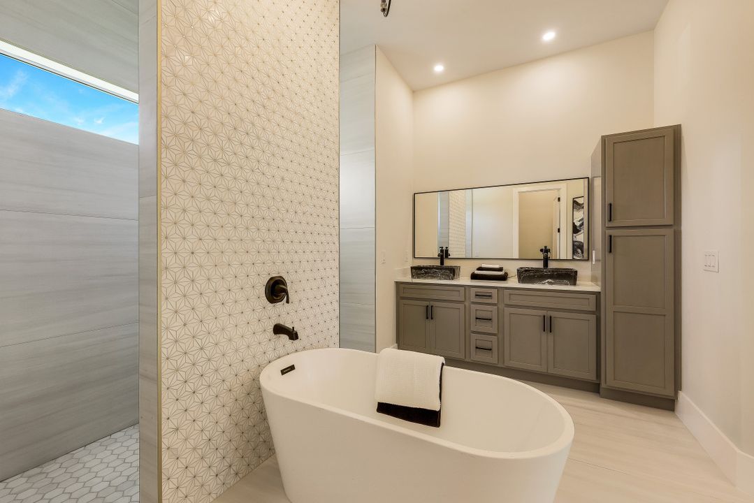 301 SW 33rd Ave, Cape Coral, FL 33991