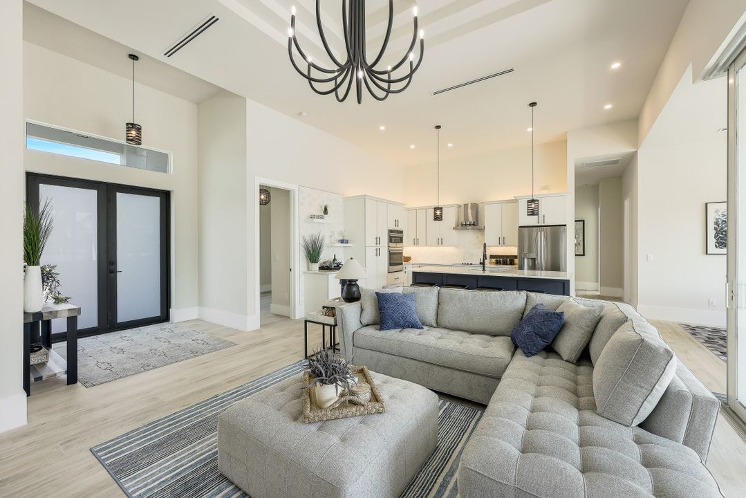 301 SW 33rd Ave, Cape Coral, FL 33991