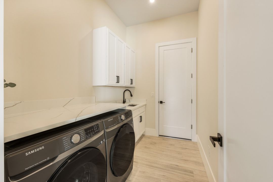 301 SW 33rd Ave, Cape Coral, FL 33991