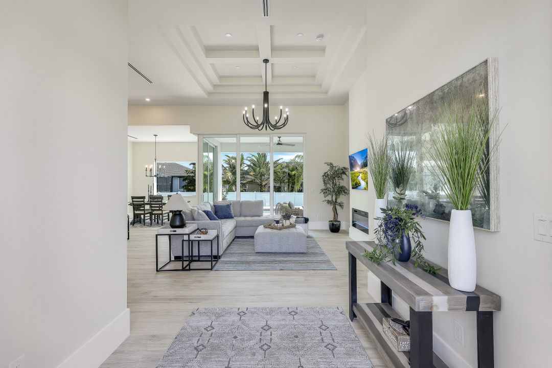 301 SW 33rd Ave, Cape Coral, FL 33991