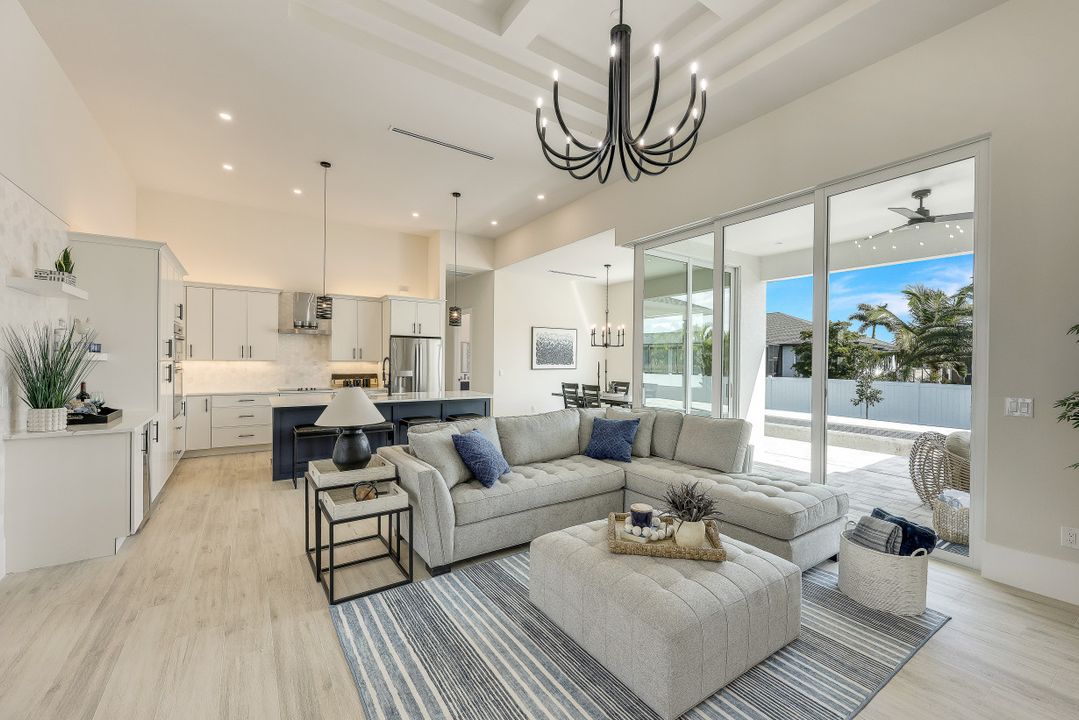 301 SW 33rd Ave, Cape Coral, FL 33991