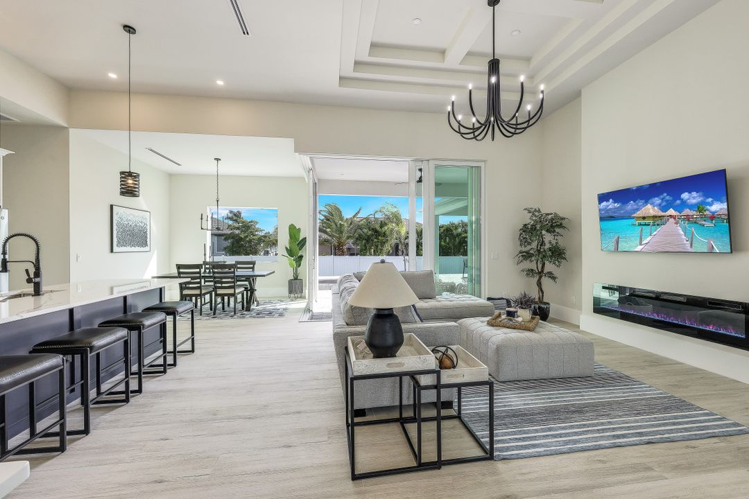 301 SW 33rd Ave, Cape Coral, FL 33991