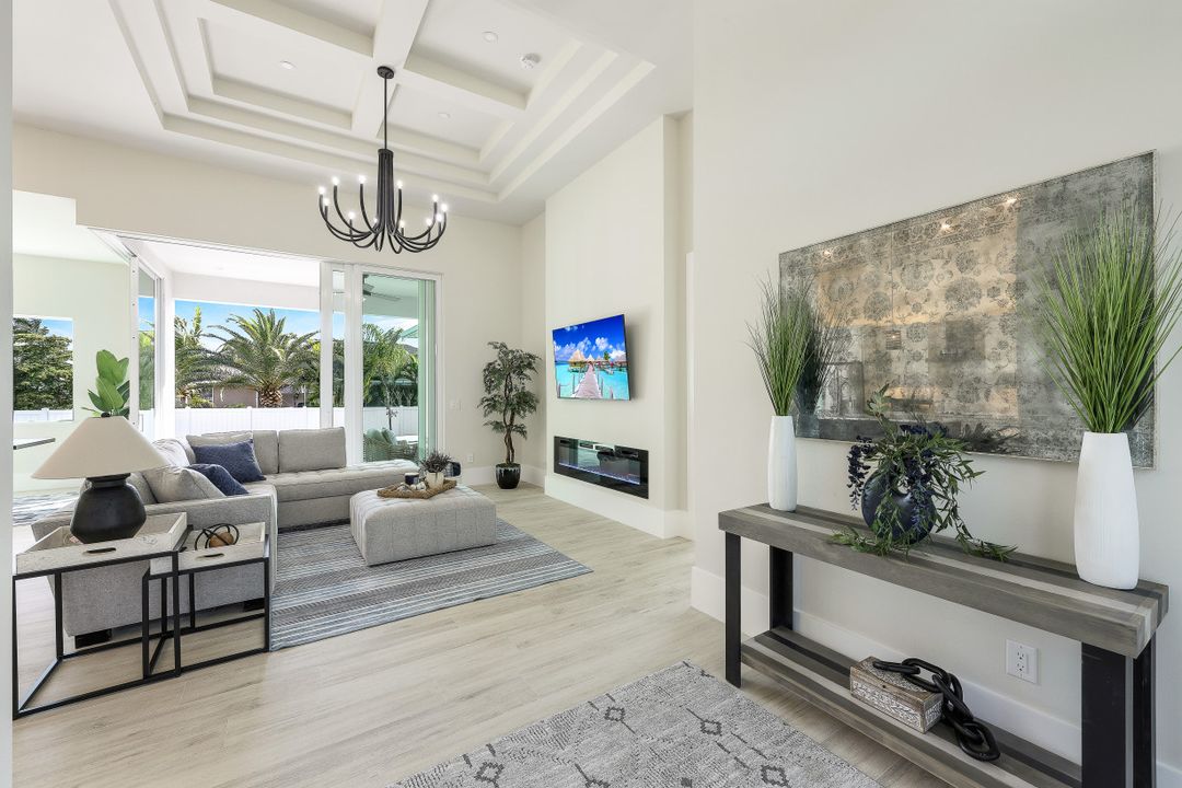 301 SW 33rd Ave, Cape Coral, FL 33991