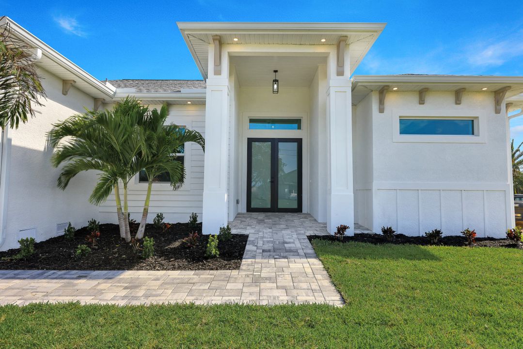 301 SW 33rd Ave, Cape Coral, FL 33991