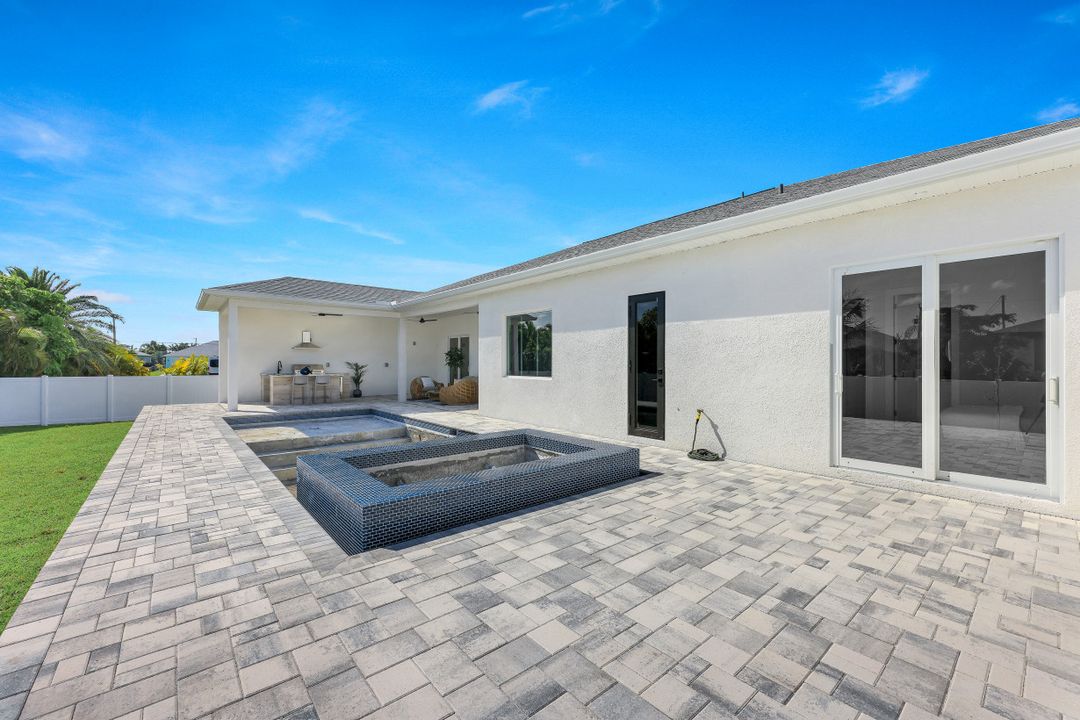 301 SW 33rd Ave, Cape Coral, FL 33991