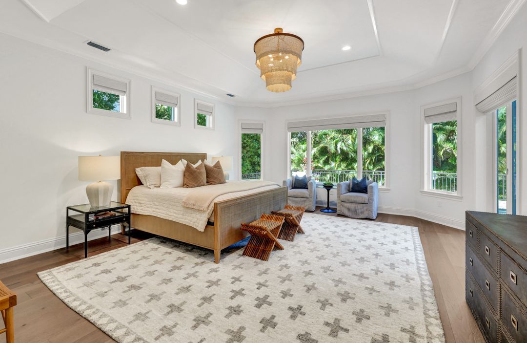 445 Putter Point Dr, Naples, FL 34103