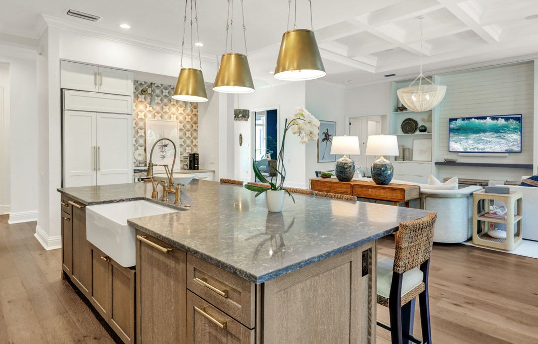 445 Putter Point Dr, Naples, FL 34103