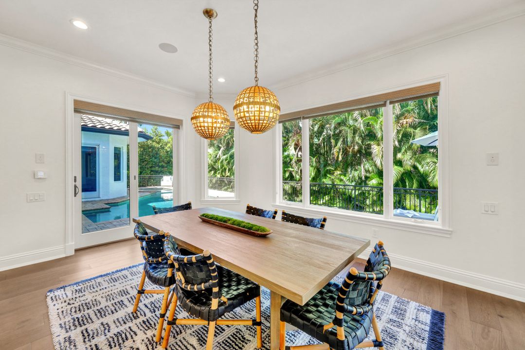 445 Putter Point Dr, Naples, FL 34103