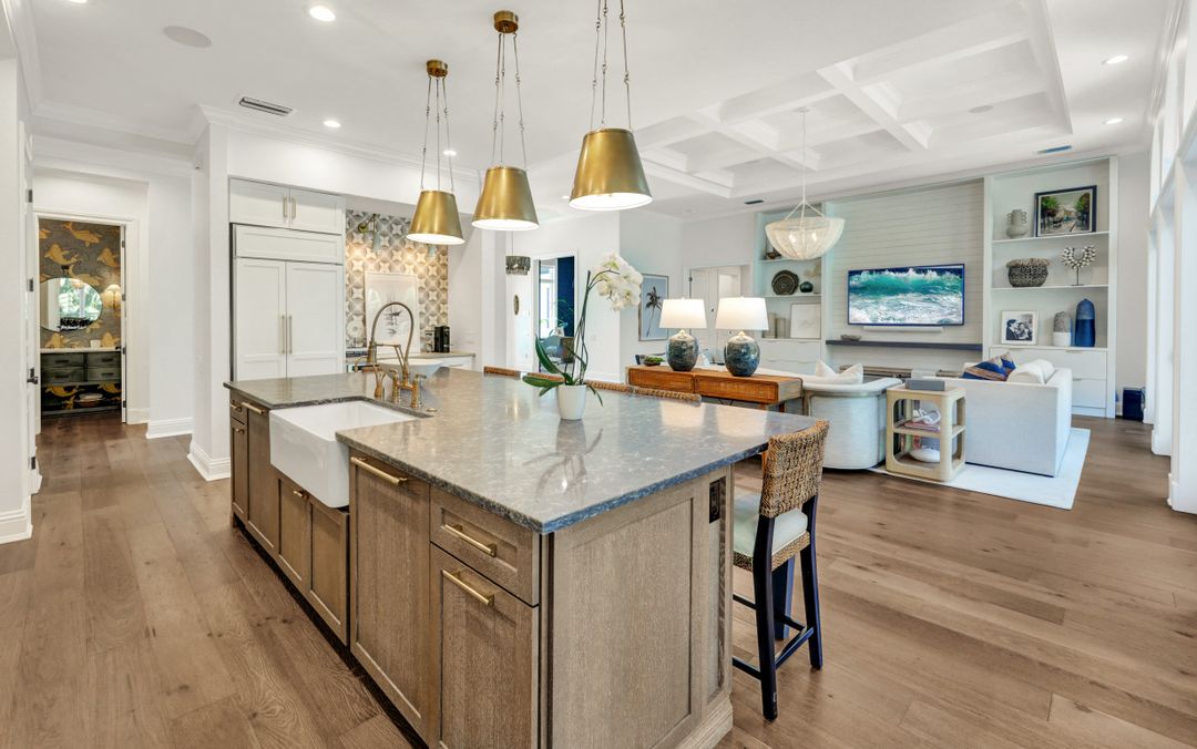 445 Putter Point Dr, Naples, FL 34103