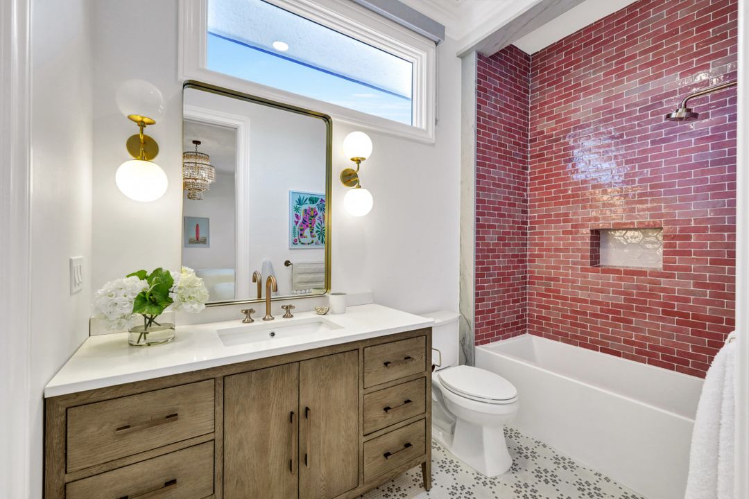 445 Putter Point Dr, Naples, FL 34103