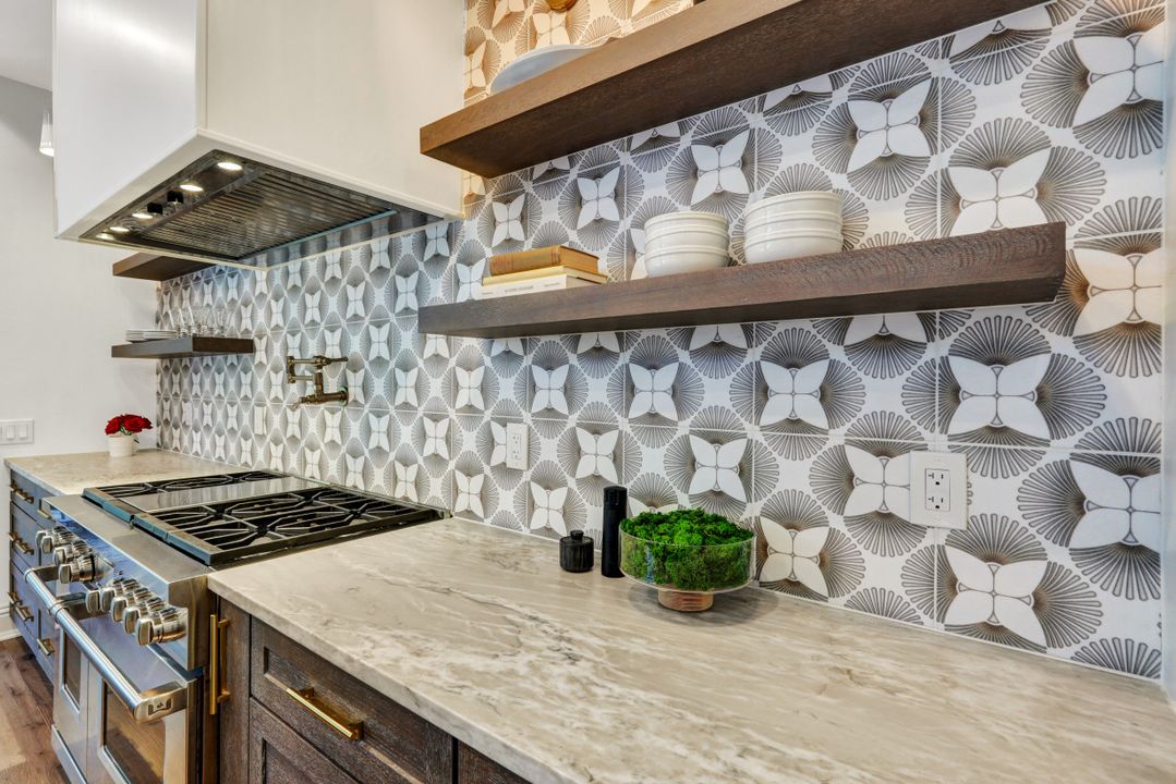 445 Putter Point Dr, Naples, FL 34103