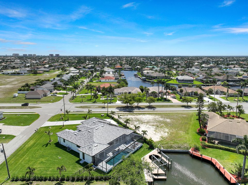 4242 SW 21st Pl, Cape Coral, FL 33914