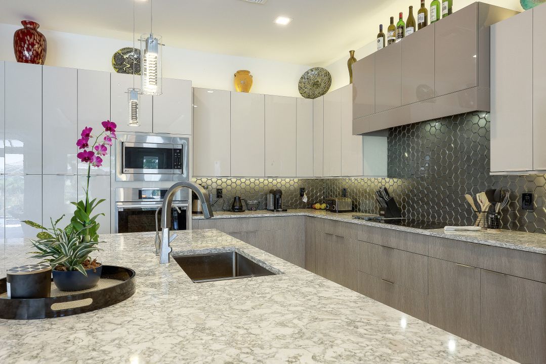 4242 SW 21st Pl, Cape Coral, FL 33914