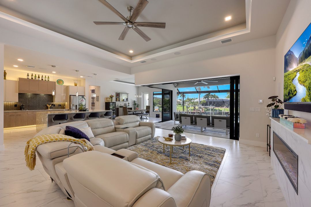 4242 SW 21st Pl, Cape Coral, FL 33914