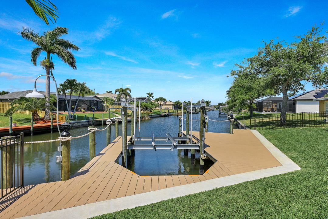 4242 SW 21st Pl, Cape Coral, FL 33914