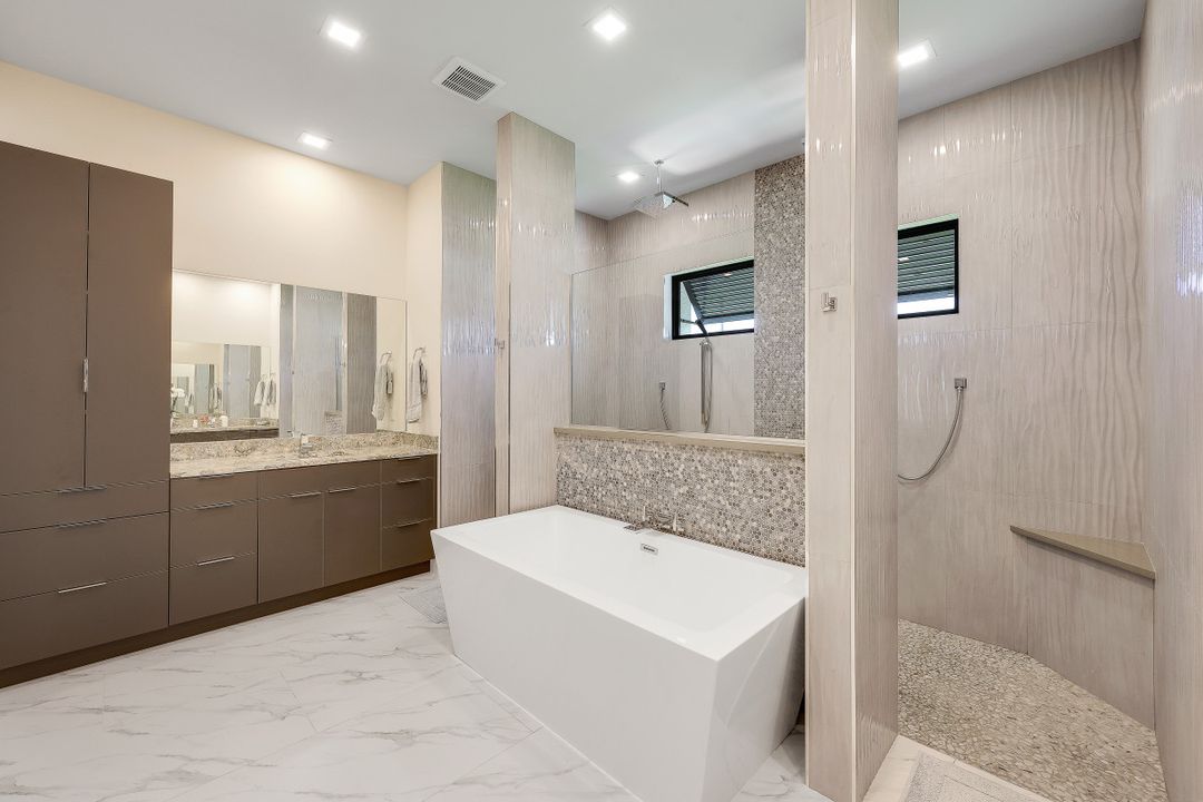 4242 SW 21st Pl, Cape Coral, FL 33914