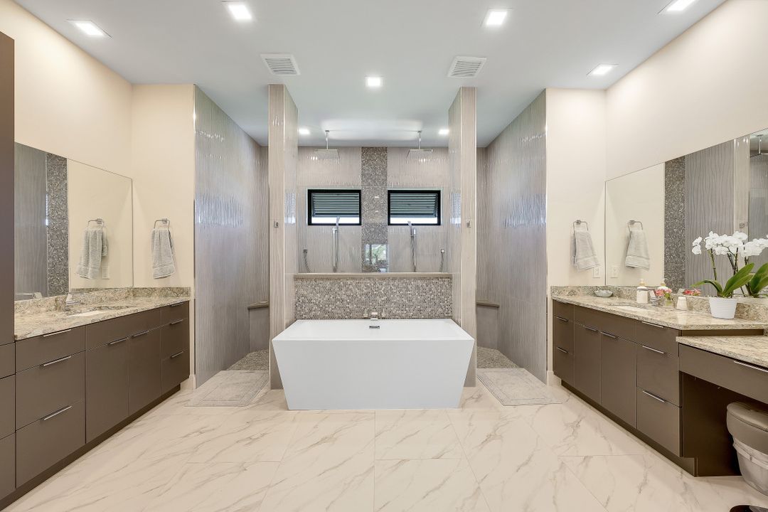 4242 SW 21st Pl, Cape Coral, FL 33914