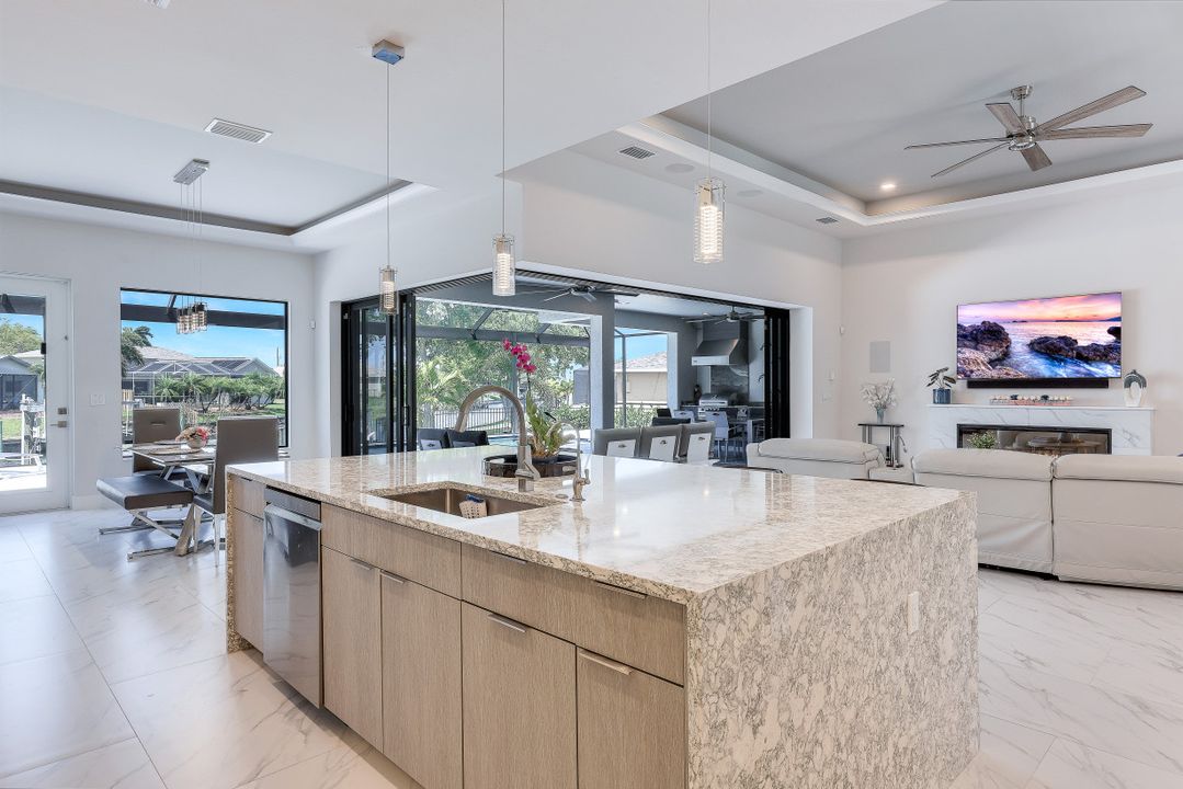 4242 SW 21st Pl, Cape Coral, FL 33914