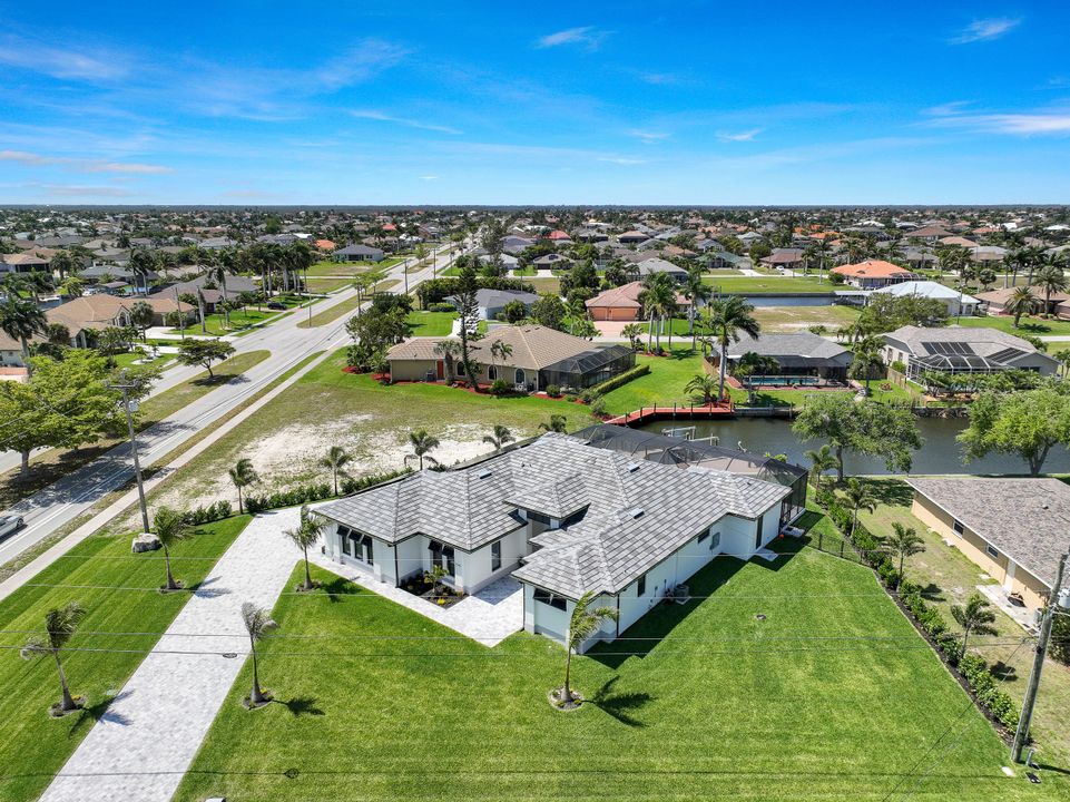 4242 SW 21st Pl, Cape Coral, FL 33914