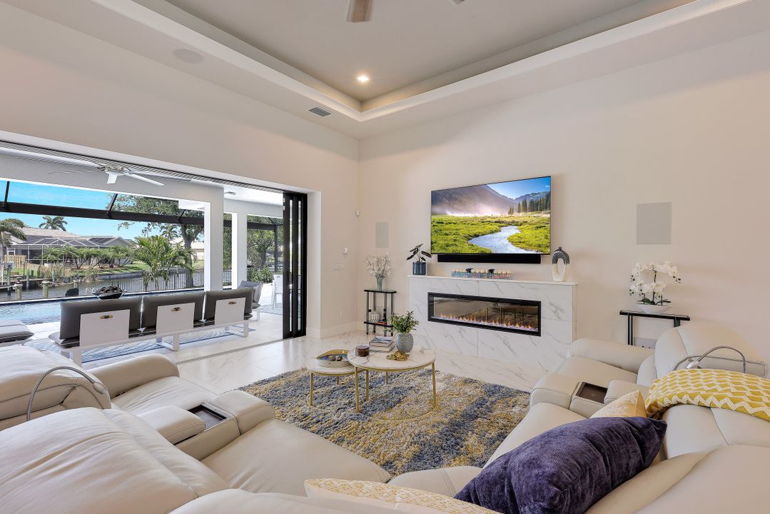 4242 SW 21st Pl, Cape Coral, FL 33914