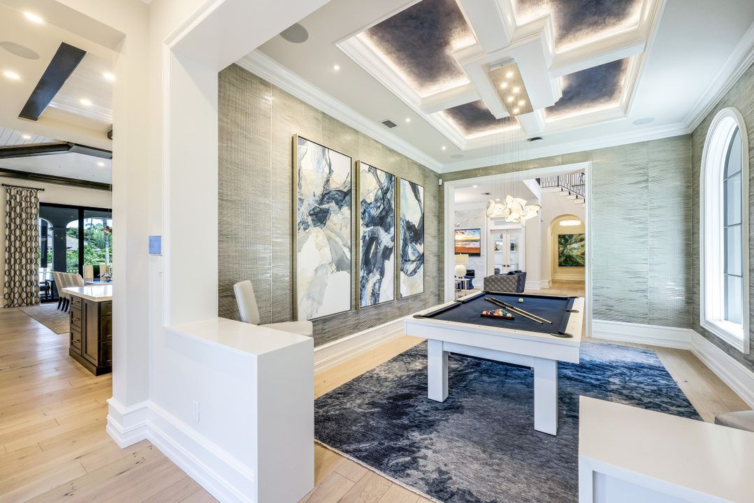 331 Cromwell Ct, Naples, FL 34108