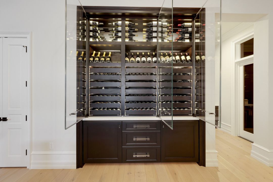 331 Cromwell Ct, Naples, FL 34108