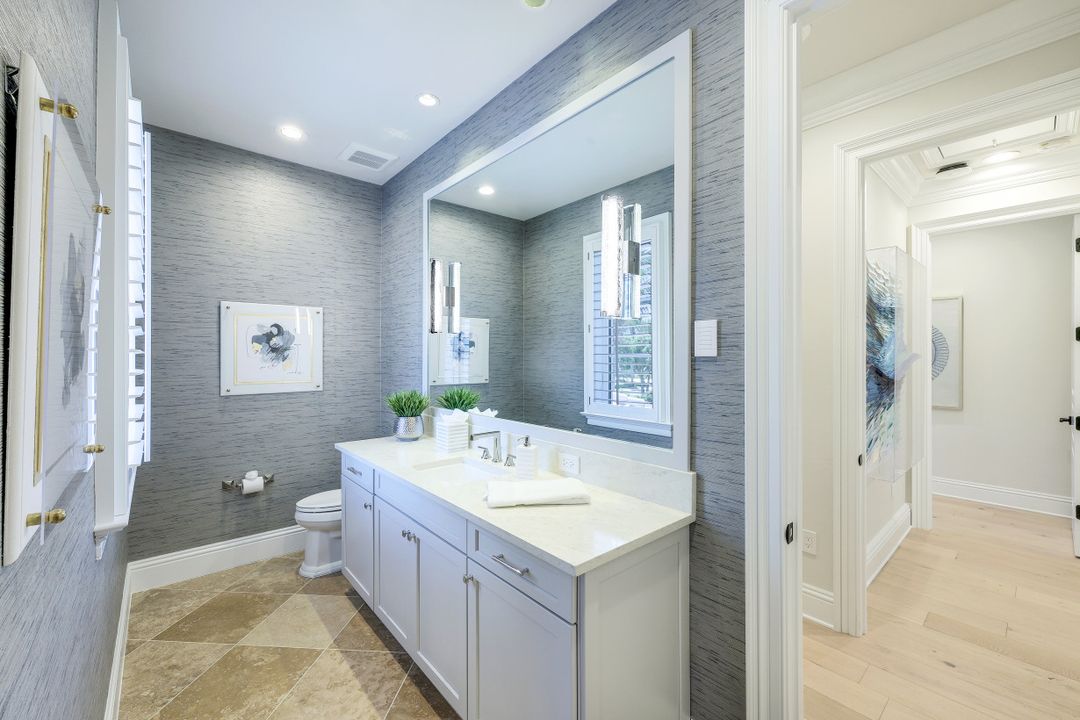 331 Cromwell Ct, Naples, FL 34108