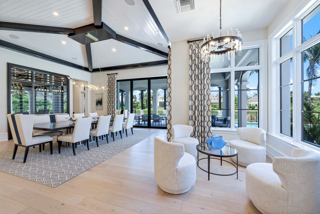 331 Cromwell Ct, Naples, FL 34108