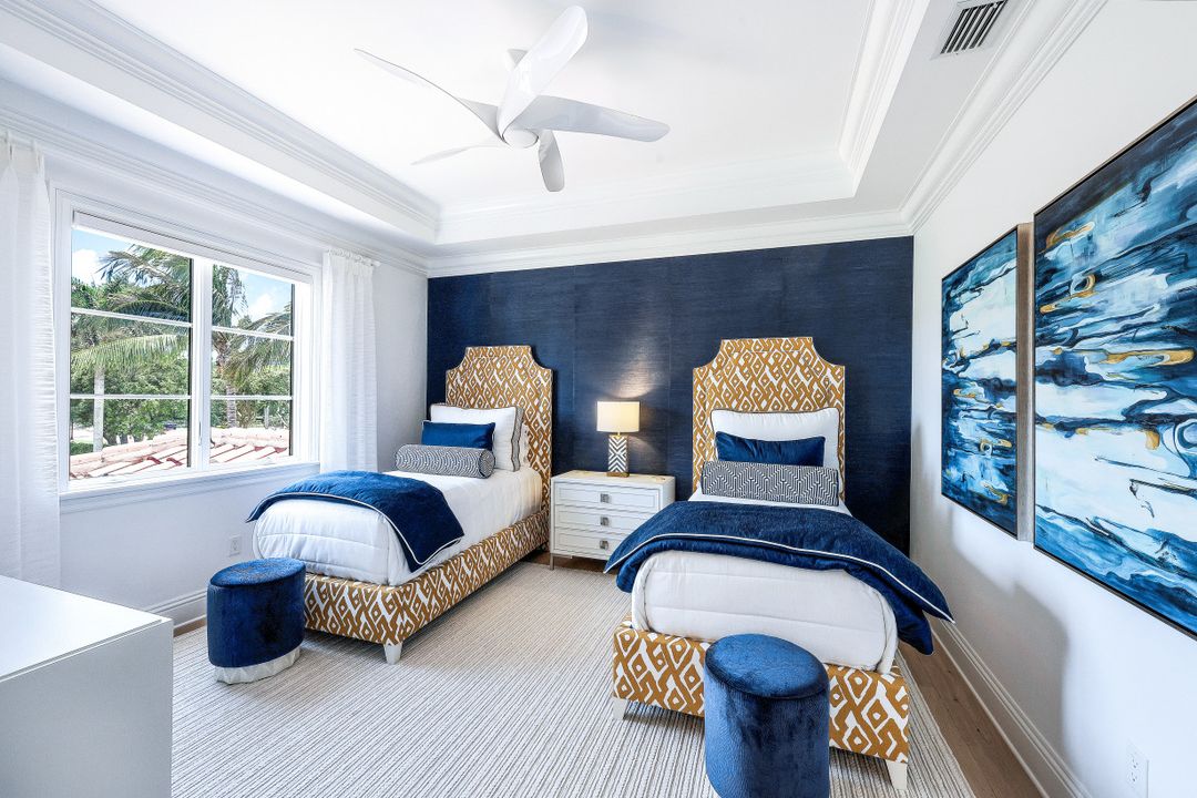 331 Cromwell Ct, Naples, FL 34108