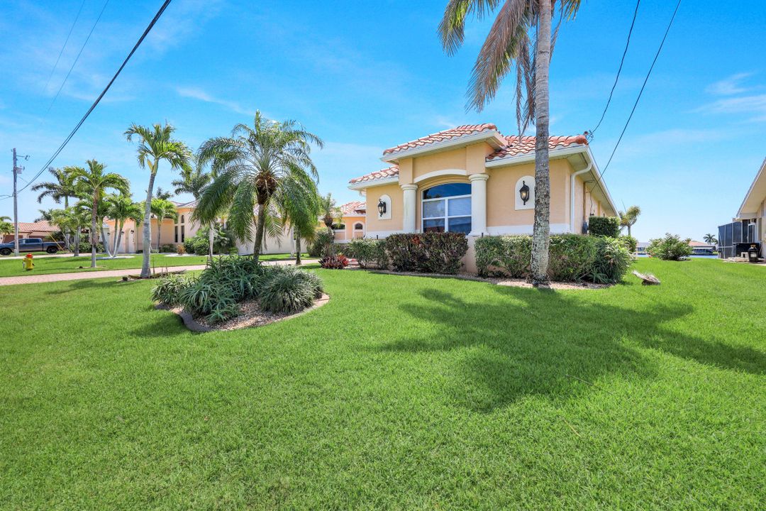 1112 SW 43rd St, Cape Coral, FL 33914
