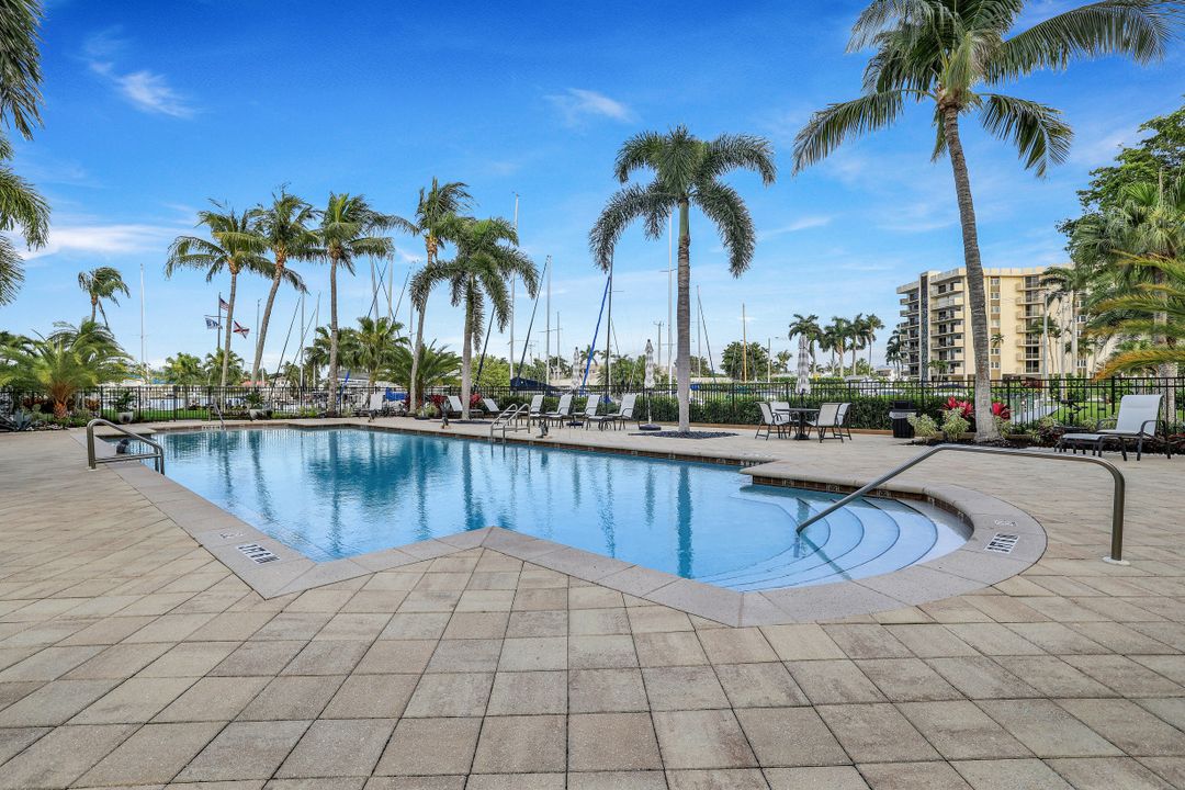 2170 Gulf Shore Blvd N #62W, Naples, FL 34102