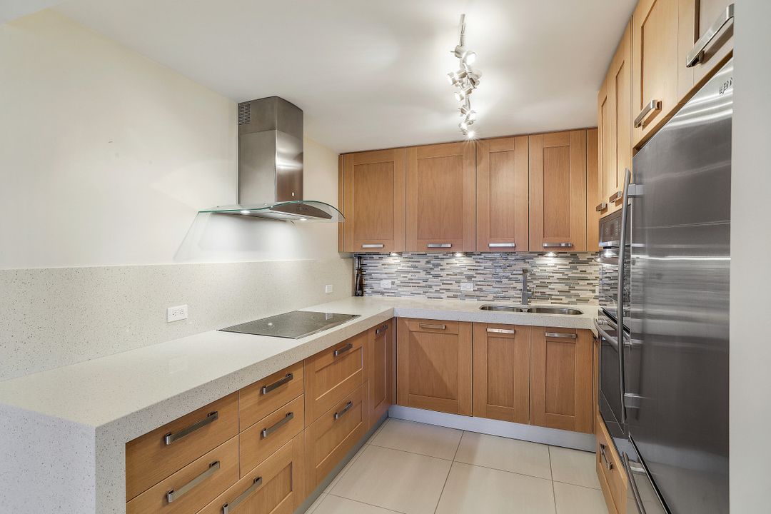 2170 Gulf Shore Blvd N #62W, Naples, FL 34102