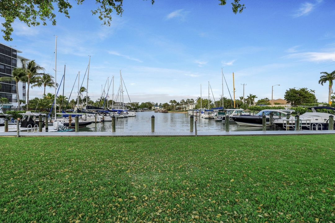 2170 Gulf Shore Blvd N #62W, Naples, FL 34102