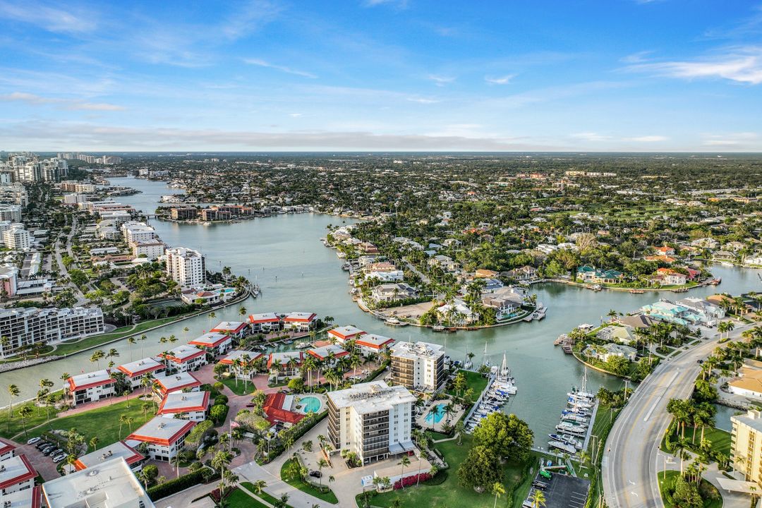 2170 Gulf Shore Blvd N #62W, Naples, FL 34102