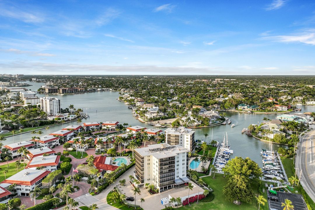 2170 Gulf Shore Blvd N #62W, Naples, FL 34102