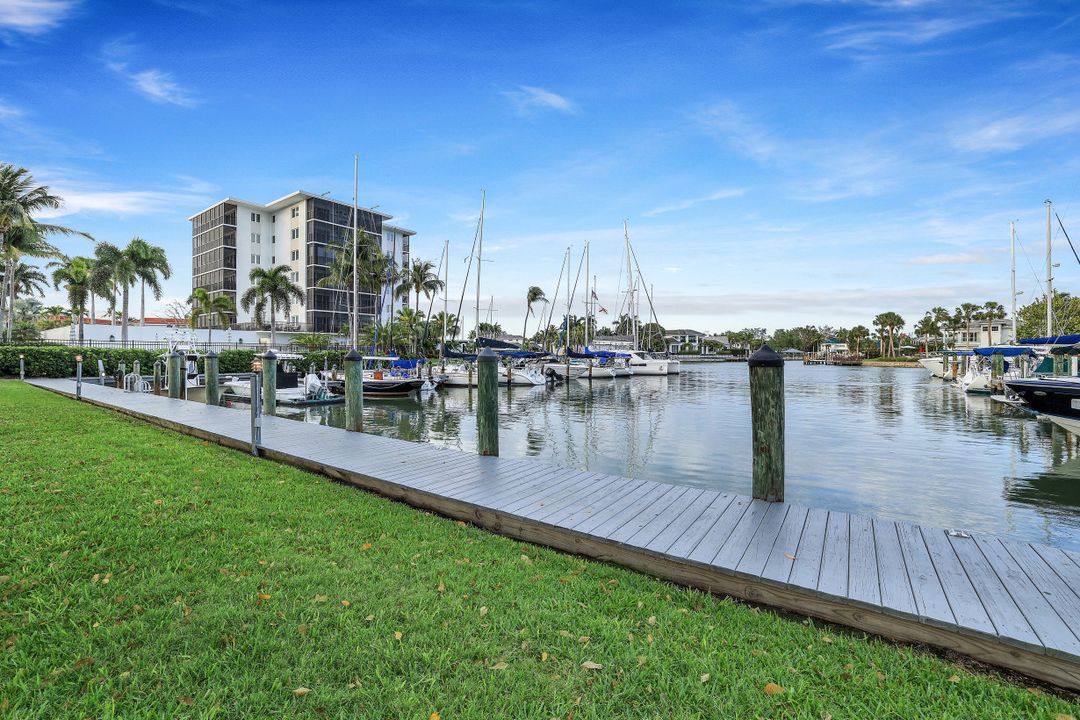 2170 Gulf Shore Blvd N #62W, Naples, FL 34102