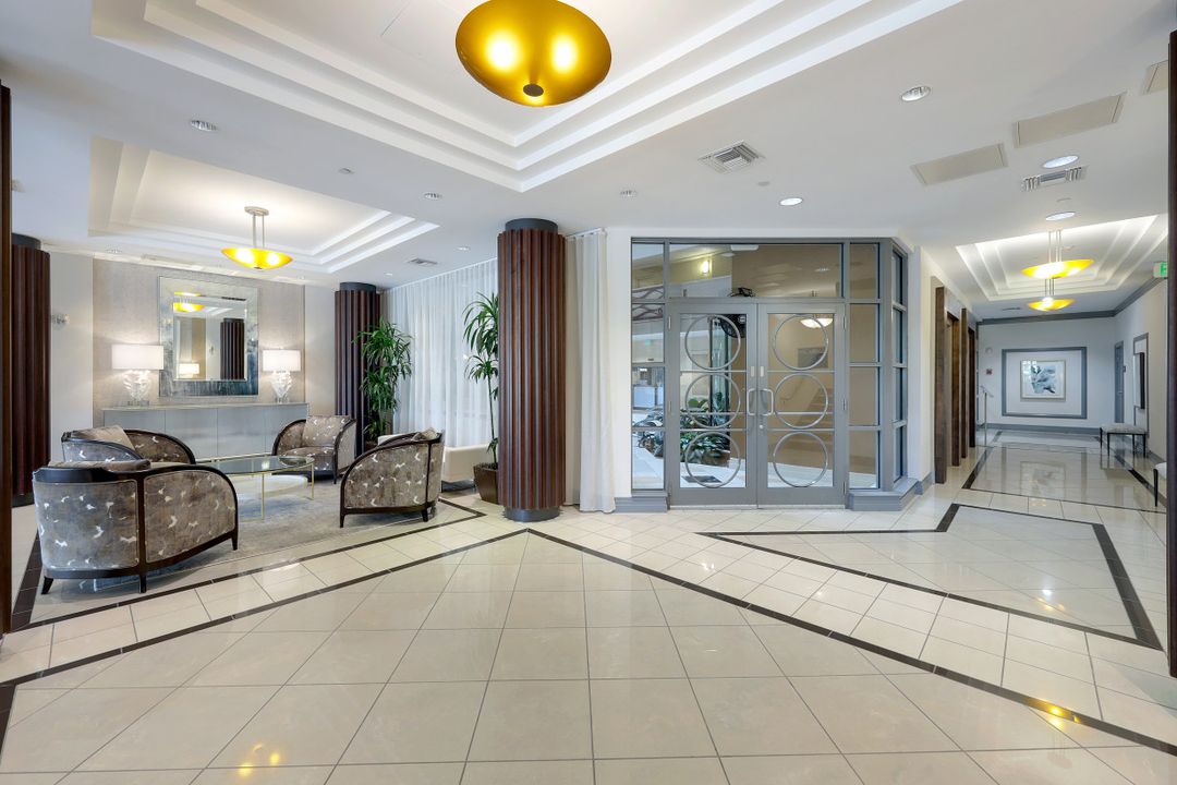 4041 Gulf Shore Blvd N #PH-6, Naples, FL 34103