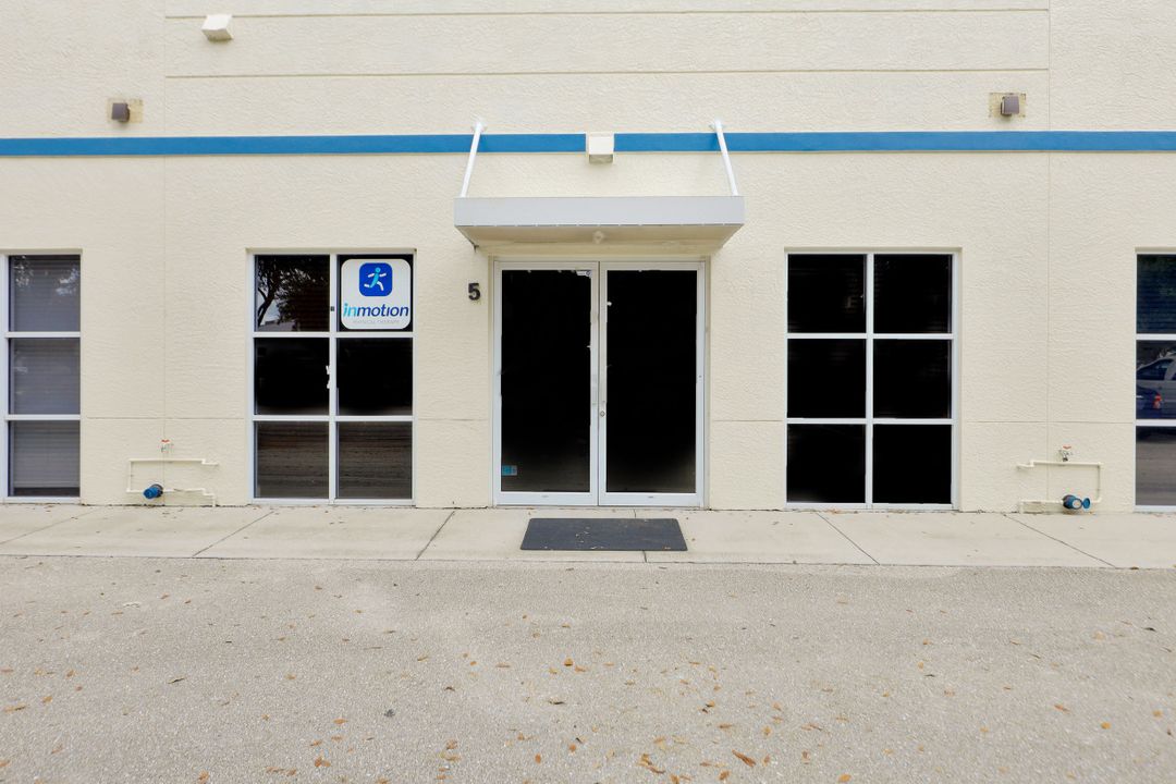 9201 Brookwood Ct, Bonita Springs, FL 34135