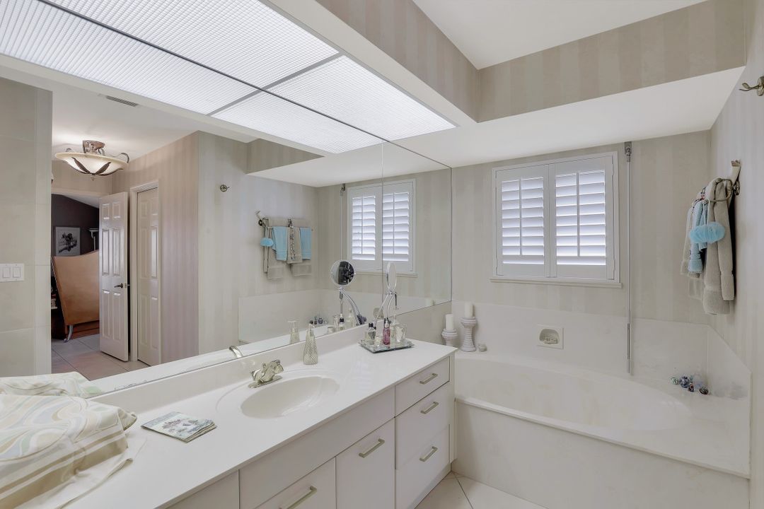 278 Seminole Ct, Marco Island, FL 34145