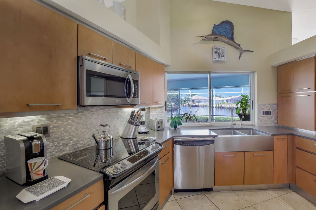 278 Seminole Ct, Marco Island, FL 34145