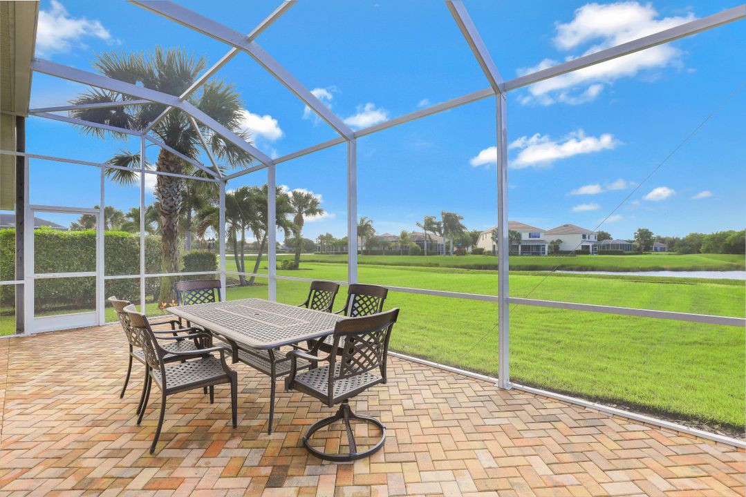 2668 Bellingham Ct, Cape Coral, FL 33991