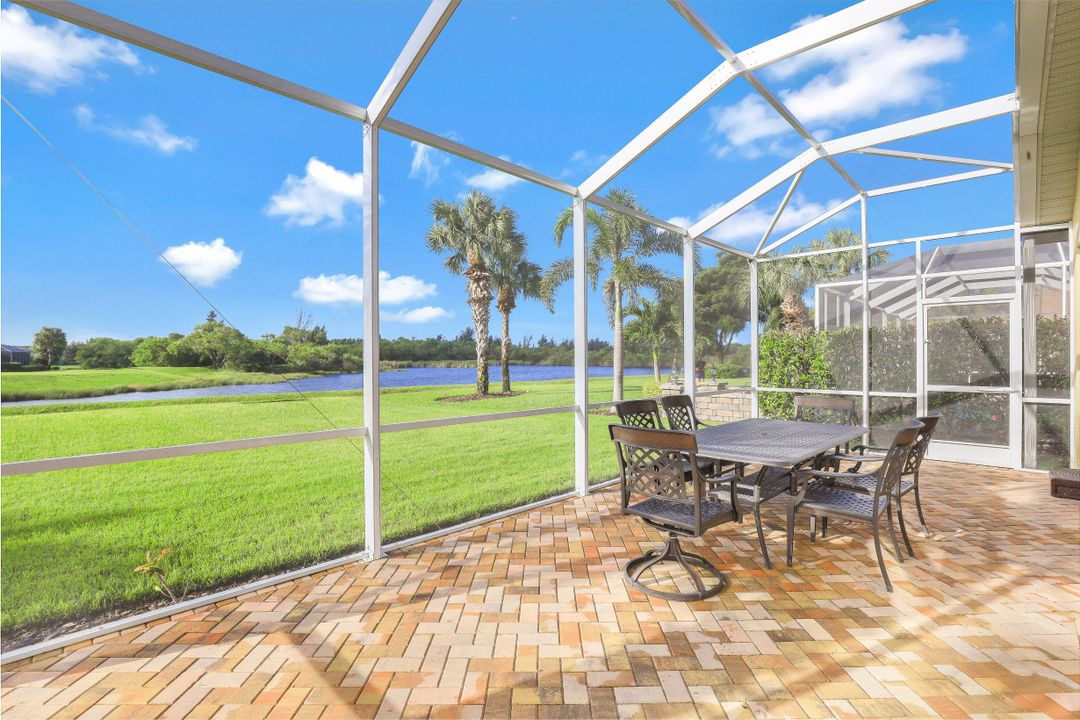 2668 Bellingham Ct, Cape Coral, FL 33991