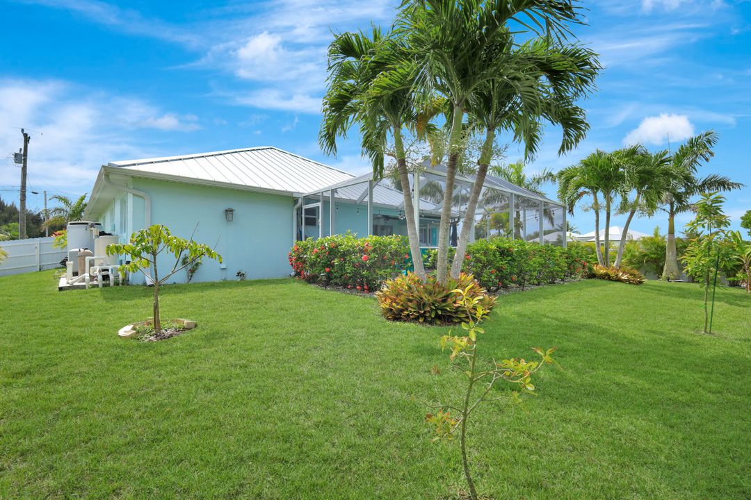 28 SW 21st Ave, Cape Coral, FL 33991